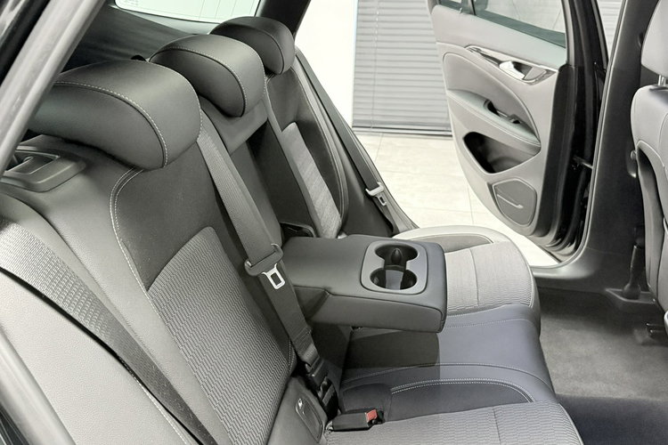 Opel Insignia 2.0 CDTi 170PS SportsTourer Dynamic Matrix Navi Skóry Panorama zdjęcie 37