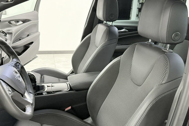 Opel Insignia 2.0 CDTi 170PS SportsTourer Dynamic Matrix Navi Skóry Panorama zdjęcie 40