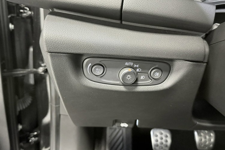 Opel Insignia 2.0 CDTi 170PS SportsTourer Dynamic Matrix Navi Skóry Panorama zdjęcie 41