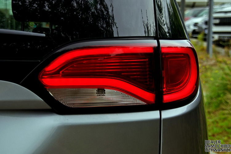 Chrysler Pacifica Limited - Doskonały Minivan dla Wymagających Rodzin zdjęcie 8