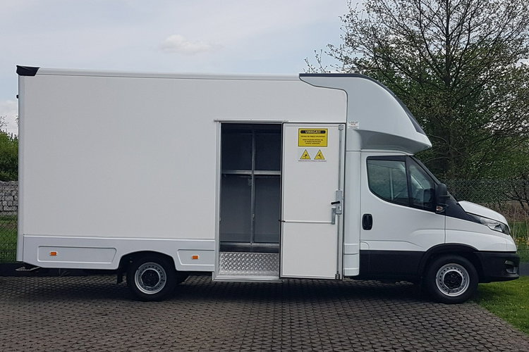 Iveco Daily KONTENER NISKOPODŁOGOWY 4.43x2.23x2.42 SKLEP BAR FOODTRUCK KAMPER AC zdjęcie 27