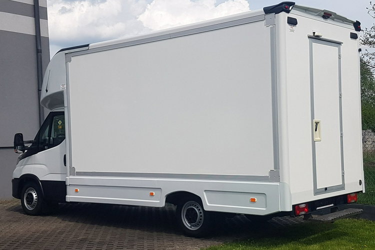 Iveco Daily KONTENER NISKOPODŁOGOWY 4.43x2.23x2.42 SKLEP BAR FOODTRUCK KAMPER AC zdjęcie 3