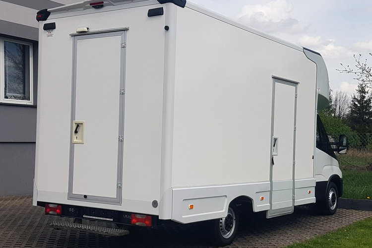 Iveco Daily KONTENER NISKOPODŁOGOWY 4.43x2.23x2.42 SKLEP BAR FOODTRUCK KAMPER AC zdjęcie 4