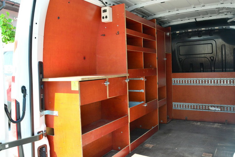 Renault Master sredniak max master L2H2 3 osobowy pełna opcja regały zdjęcie 6