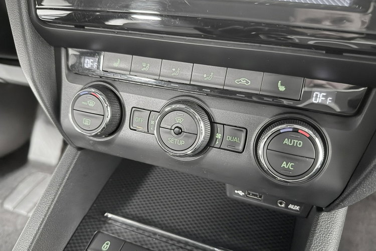 Skoda Octavia RS 2.0 TDI 184KM VRSMode KeyLess LED Bi-Xenon Navi KESKIN 19" Niemiec zdjęcie 25