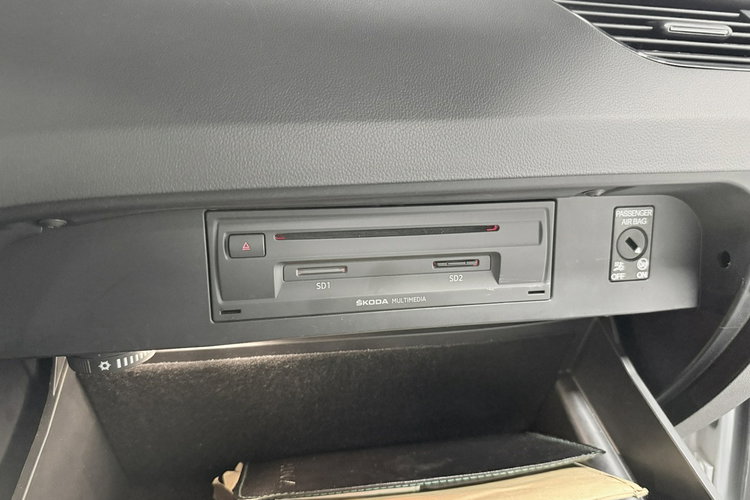 Skoda Octavia RS 2.0 TDI 184KM VRSMode KeyLess LED Bi-Xenon Navi KESKIN 19" Niemiec zdjęcie 33