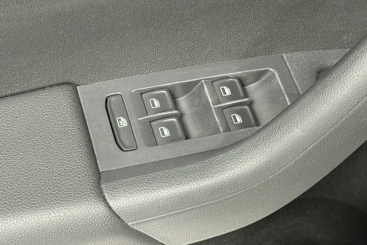 Skoda Octavia RS 2.0 TDI 184KM VRSMode KeyLess LED Bi-Xenon Navi KESKIN 19" Niemiec zdjęcie 41