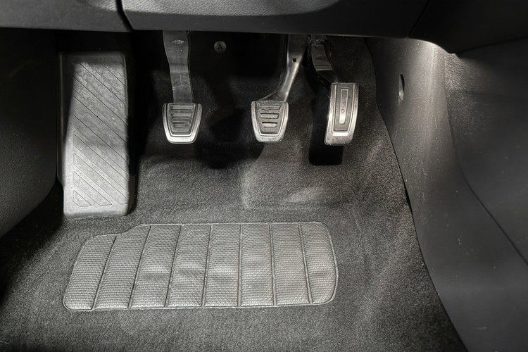 Skoda Octavia RS 2.0 TDI 184KM VRSMode KeyLess LED Bi-Xenon Navi KESKIN 19" Niemiec zdjęcie 47