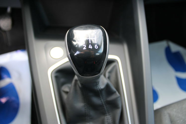 Volkswagen Golf LIFE Asystent Salon Polska Gwarancja zdjęcie 29