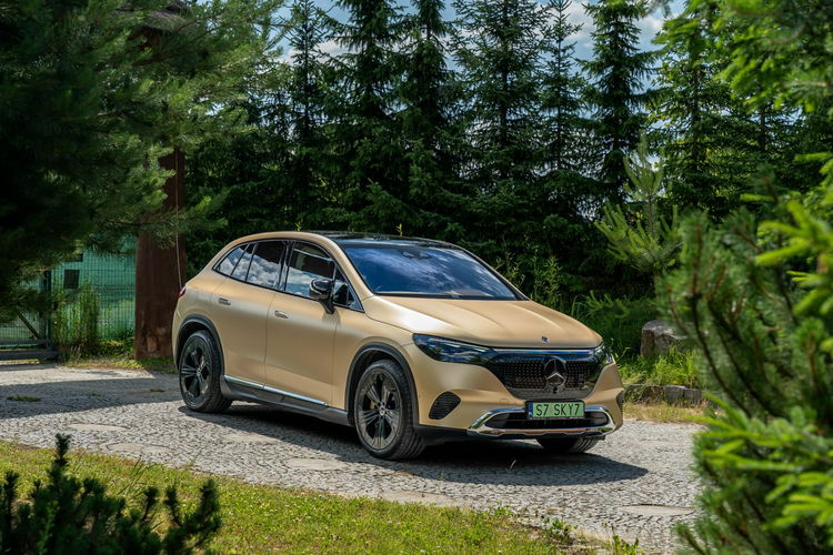 Mercedes EQE 500 SUV / 4MATIC / 90kWh / BEZWYPADKOWY / SALON POLSKA / 1 WŁAŚCICIEL zdjęcie 23