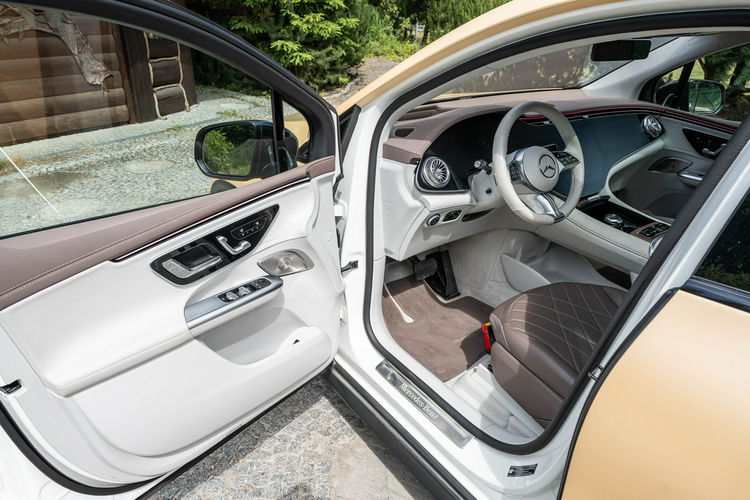 Mercedes EQE 500 SUV / 4MATIC / 90kWh / BEZWYPADKOWY / SALON POLSKA / 1 WŁAŚCICIEL zdjęcie 35