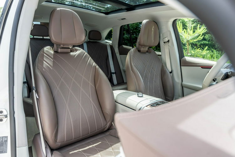 Mercedes EQE 500 SUV / 4MATIC / 90kWh / BEZWYPADKOWY / SALON POLSKA / 1 WŁAŚCICIEL zdjęcie 42