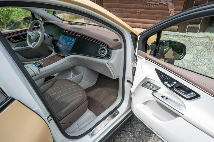 Mercedes EQE 500 SUV / 4MATIC / 90kWh / BEZWYPADKOWY / SALON POLSKA / 1 WŁAŚCICIEL zdjęcie 43