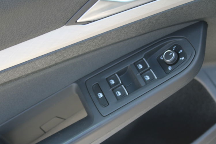 Volkswagen Golf LIFE Asystent Salon Polska Gwarancja zdjęcie 14