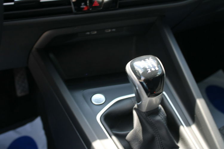 Volkswagen Golf LIFE Asystent Salon Polska Gwarancja zdjęcie 22
