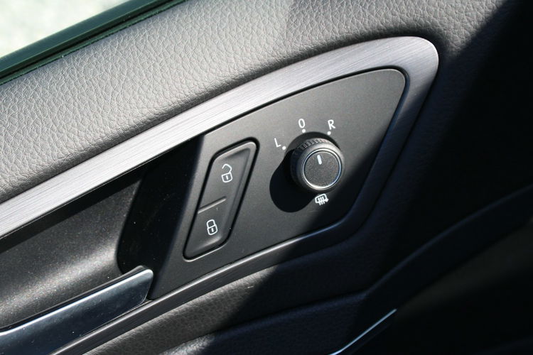 Volkswagen Golf Comfortline A Gwarancja Auto-Hold zdjęcie 16