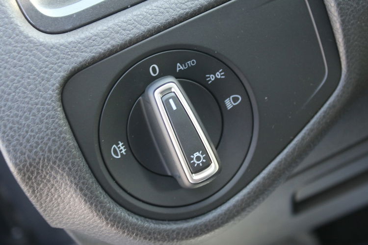 Volkswagen Golf Comfortline A Gwarancja Auto-Hold zdjęcie 18