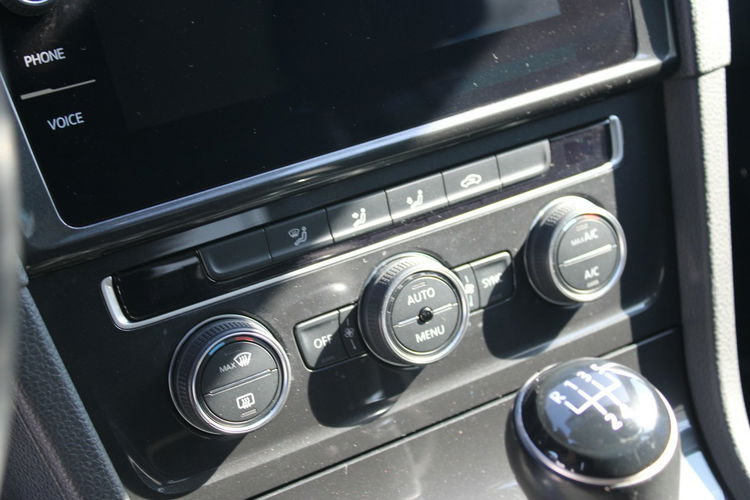 Volkswagen Golf Comfortline A Gwarancja Auto-Hold zdjęcie 22