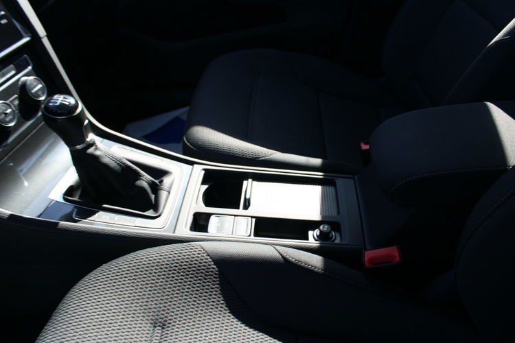 Volkswagen Golf Comfortline A Gwarancja Auto-Hold zdjęcie 27