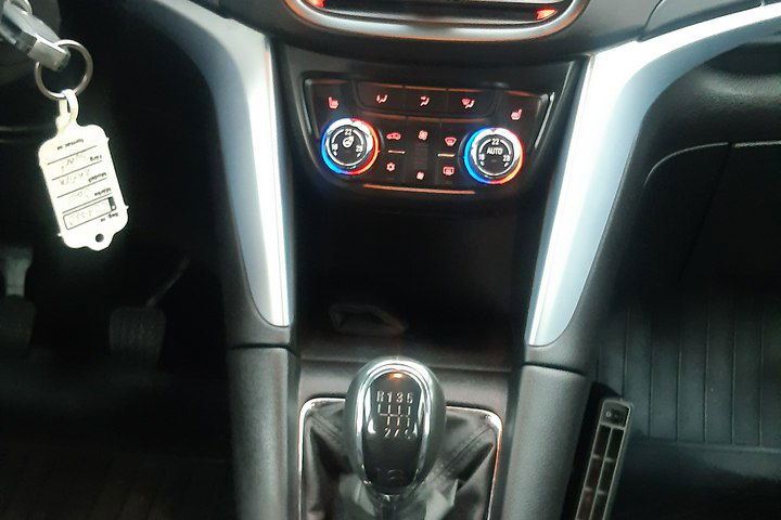 Zafira Opel Zafira Tourer 1.4 Turbo Style zdjęcie 14