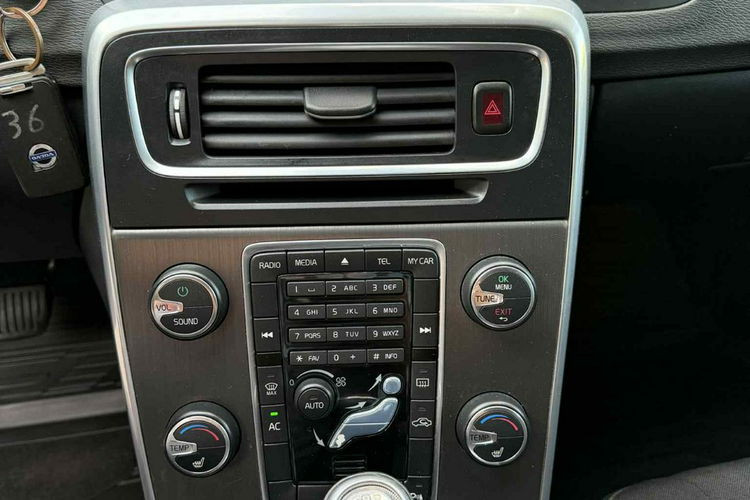 Volvo V60 Niemcy Dobrze wyposażone zdjęcie 17