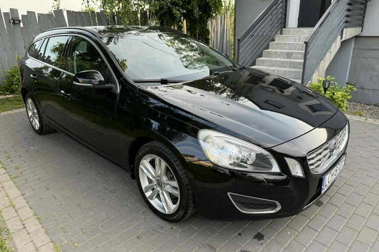 Volvo V60 Niemcy Dobrze wyposażone zdjęcie 2