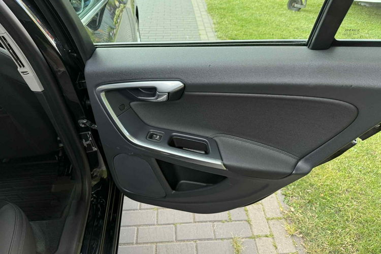 Volvo V60 Niemcy Dobrze wyposażone zdjęcie 20