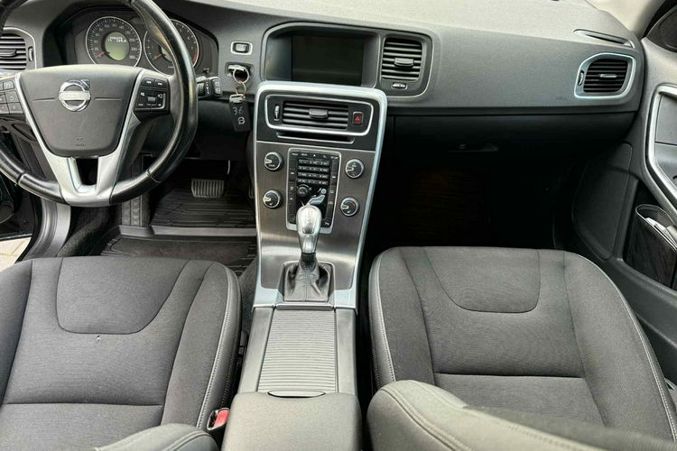 Volvo V60 Niemcy Dobrze wyposażone zdjęcie 5