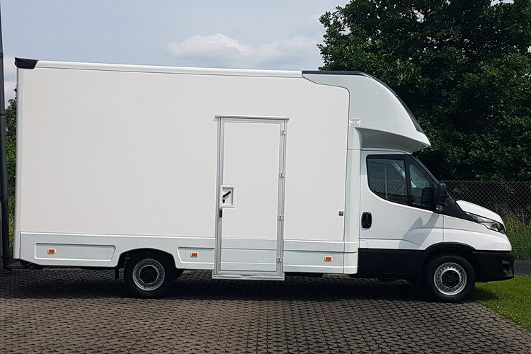 Iveco Daily KONTENER NISKOPODŁOGOWY 4.43x2.23x2.42 SKLEP BAR FOODTRUCK KAMPER AC zdjęcie 11