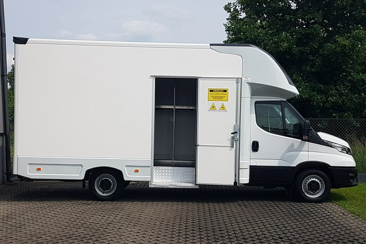 Iveco Daily KONTENER NISKOPODŁOGOWY 4.43x2.23x2.42 SKLEP BAR FOODTRUCK KAMPER AC zdjęcie 35
