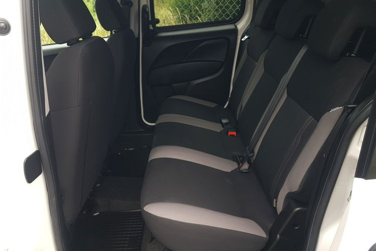 Fiat Doblo MAXI 5 OSÓB DŁUGI KLIMA 6-BIEGÓW KRAJOWY 2 X DRZWI BOCZNE PRZESUWNE zdjęcie 17