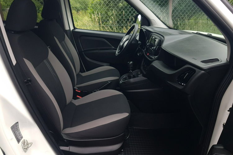 Fiat Doblo MAXI 5 OSÓB DŁUGI KLIMA 6-BIEGÓW KRAJOWY 2 X DRZWI BOCZNE PRZESUWNE zdjęcie 18