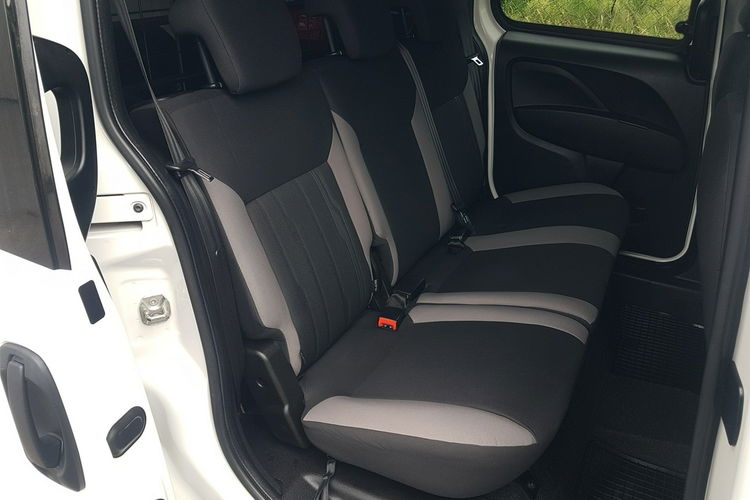 Fiat Doblo MAXI 5 OSÓB DŁUGI KLIMA 6-BIEGÓW KRAJOWY 2 X DRZWI BOCZNE PRZESUWNE zdjęcie 28