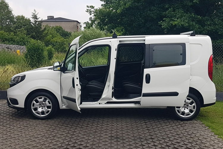 Fiat Doblo MAXI 5 OSÓB DŁUGI KLIMA 6-BIEGÓW KRAJOWY 2 X DRZWI BOCZNE PRZESUWNE zdjęcie 29