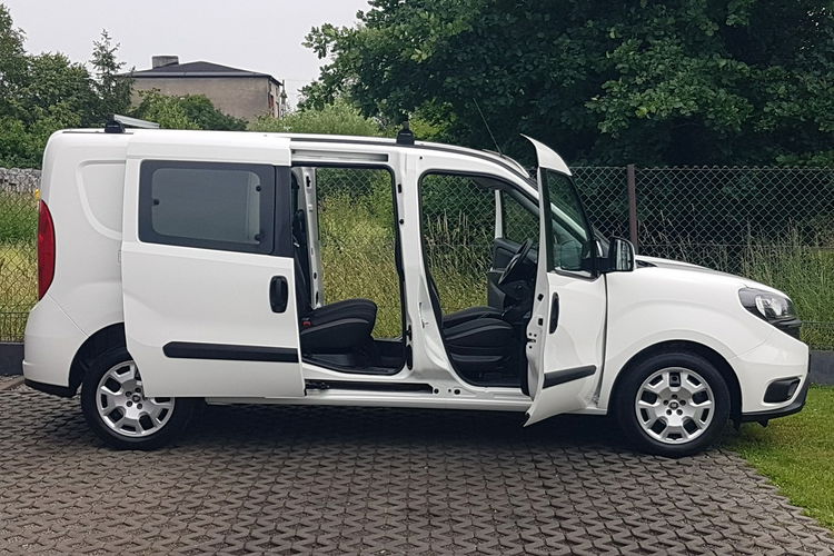 Fiat Doblo MAXI 5 OSÓB DŁUGI KLIMA 6-BIEGÓW KRAJOWY 2 X DRZWI BOCZNE PRZESUWNE zdjęcie 34