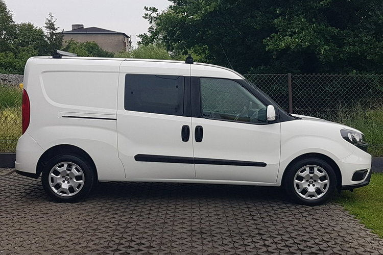 Fiat Doblo MAXI 5 OSÓB DŁUGI KLIMA 6-BIEGÓW KRAJOWY 2X DRZWI BOCZNE PRZESUWNE zdjęcie 12