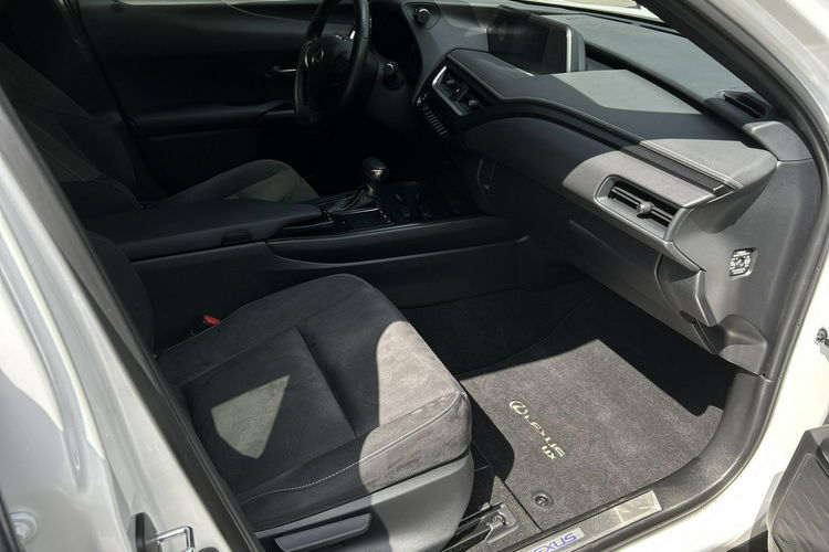 Lexus UX UX 250h 184KM ELEGANCE TECH AWD, salon Polska, gwarancja, FV23% zdjęcie 30