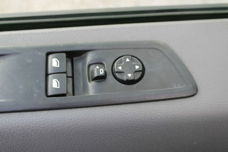 Peugeot Expert Traveller 1.6d 9 osobowy salon Polska zdjęcie 17