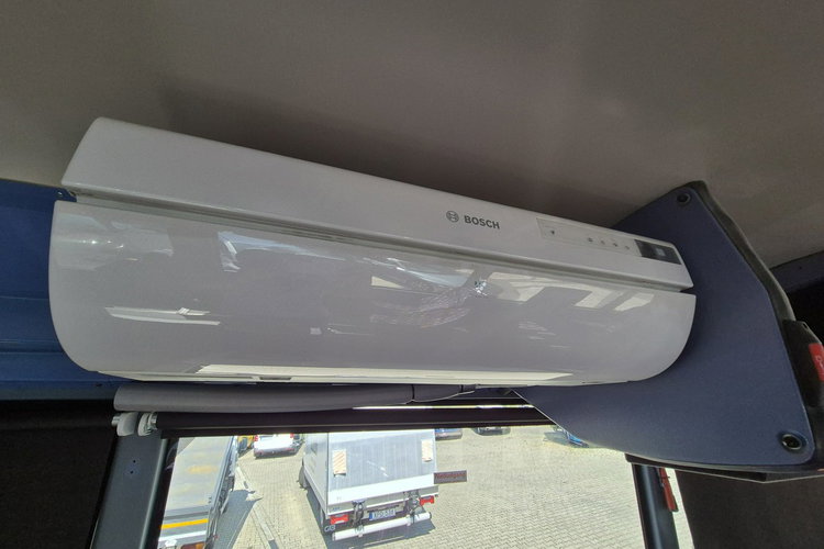 330S / KAMPER + AUTOBUS KAMPER / AUTOBUS/ NOWA ZABUDOWA / SOLAR NA DACHU / ŁAZIENKA / KUCHENKA zdjęcie 11