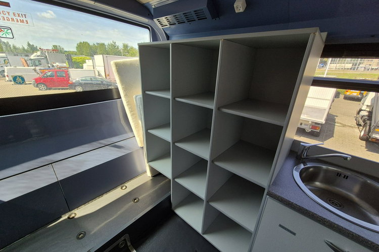 330S / KAMPER + AUTOBUS KAMPER / AUTOBUS/ NOWA ZABUDOWA / SOLAR NA DACHU / ŁAZIENKA / KUCHENKA zdjęcie 19