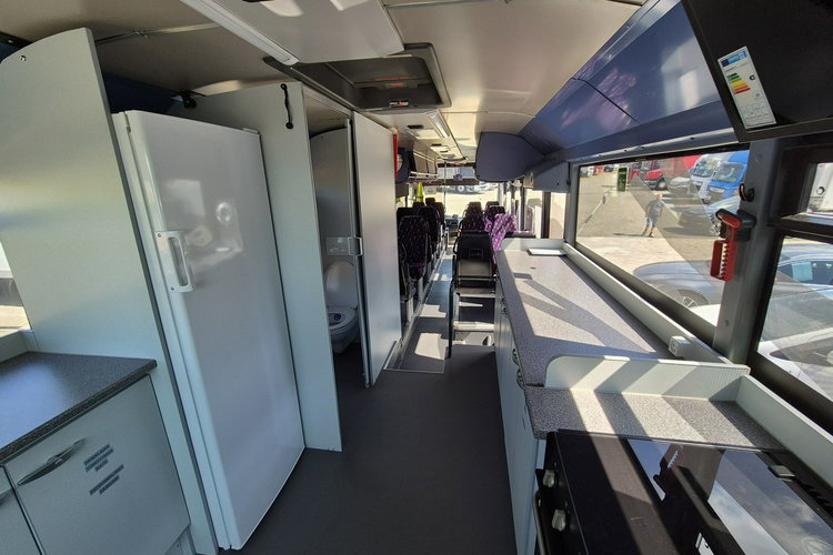 330S / KAMPER + AUTOBUS KAMPER / AUTOBUS/ NOWA ZABUDOWA / SOLAR NA DACHU / ŁAZIENKA / KUCHENKA zdjęcie 20