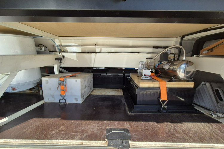 330S / KAMPER + AUTOBUS KAMPER / AUTOBUS/ NOWA ZABUDOWA / SOLAR NA DACHU / ŁAZIENKA / KUCHENKA zdjęcie 32