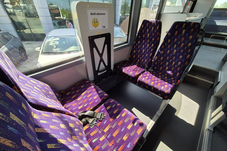 330S / KAMPER + AUTOBUS KAMPER / AUTOBUS/ NOWA ZABUDOWA / SOLAR NA DACHU / ŁAZIENKA / KUCHENKA zdjęcie 46