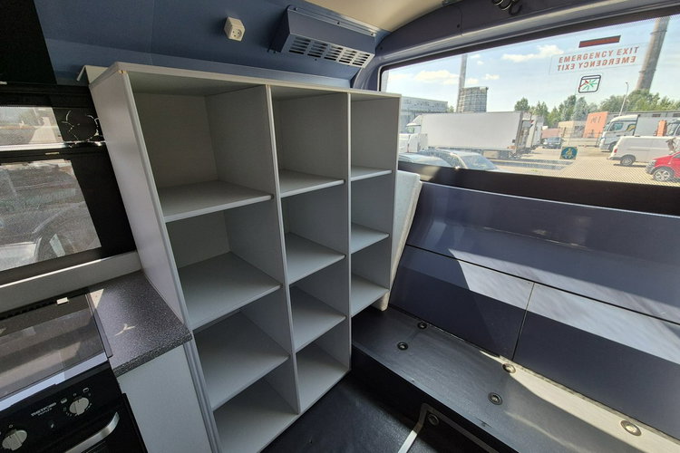 330S / KAMPER + AUTOBUS KAMPER / AUTOBUS/ NOWA ZABUDOWA / SOLAR NA DACHU / ŁAZIENKA / KUCHENKA zdjęcie 52