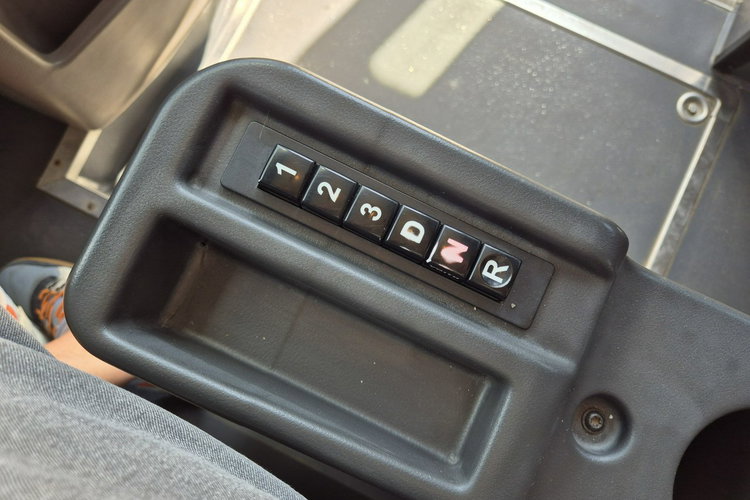 330S / KAMPER + AUTOBUS KAMPER / AUTOBUS/ NOWA ZABUDOWA / SOLAR NA DACHU / ŁAZIENKA / KUCHENKA zdjęcie 7