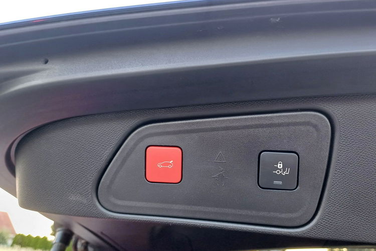 Peugeot 3008 1.6 Plug-in Hybrid GT-Line 225 KM zdjęcie 26