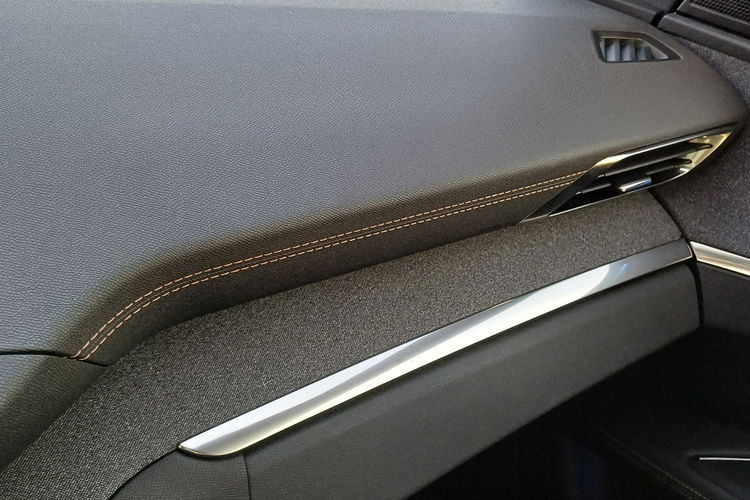 Peugeot 3008 1.6 Plug-in Hybrid GT-Line 225 KM zdjęcie 32