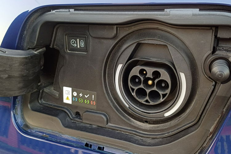 Peugeot 3008 1.6 Plug-in Hybrid GT-Line 225 KM zdjęcie 33