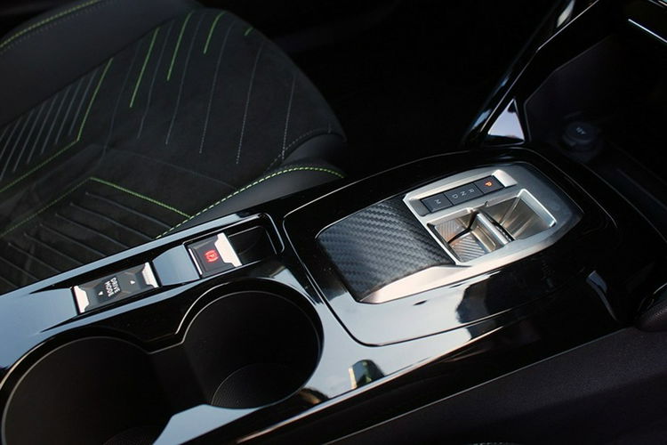 2008 Peugeot 2008 1.2 PureTech GT S&S EAT8 zdjęcie 16