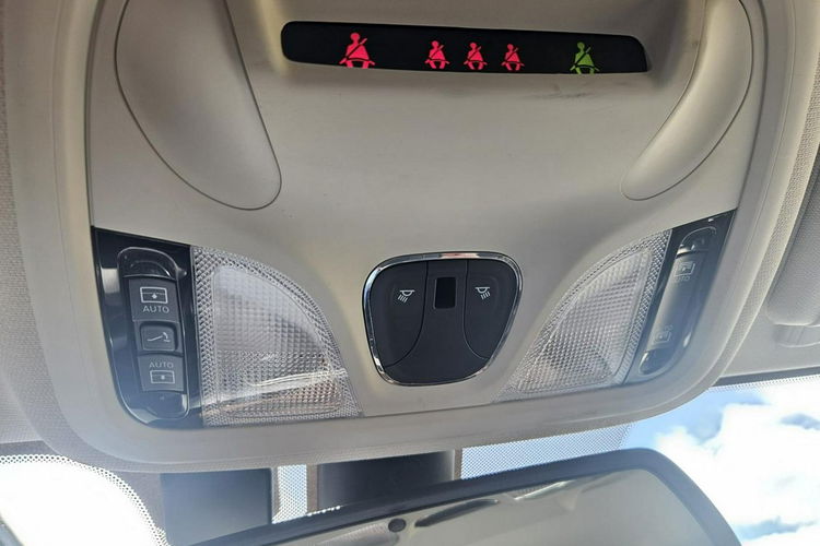 Jeep Cherokee 2.2 JTD 185 kM zdjęcie 16